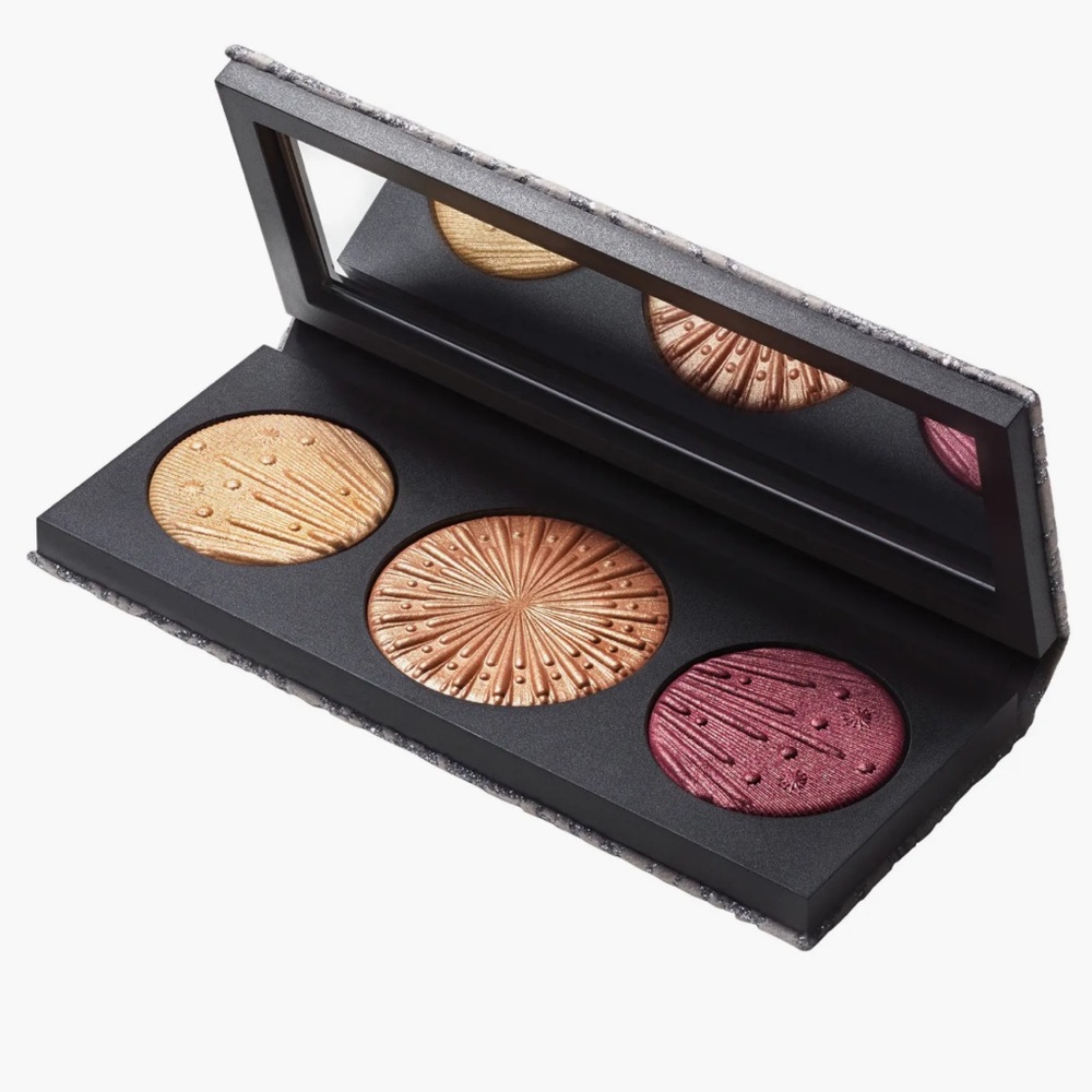 MAC Cosmetics Flashing Ice Extra Dimension Skinfinish Trio in Medium Deep NIB
